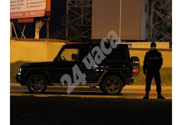 Разстреляният Николай Дракополов в джипа си Разстреляният Николай Дракополов в джипа си